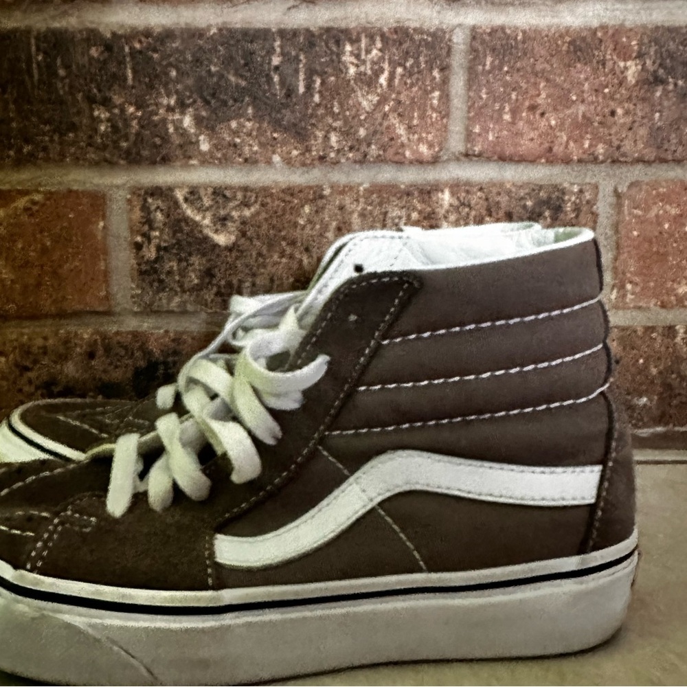 Brown Sk8t, Vans Off The wall high top shoes